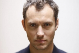 Jude Law bude hostem Karlových Varů.