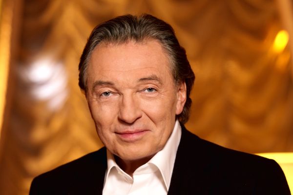 V německy mluvících zemích má Gott stále řadu fanoušků. V německy mluvících zemích má Gott stále řadu fanoušků.