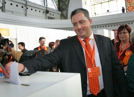 Petr Hulinský, zastupitel a poslanec. Odmítá rozdělení Prahy na obvody