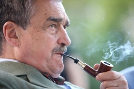 Karel Schwarzenberg je politickou celebritou.
