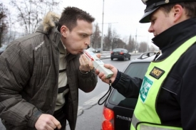 Senát nabízí malý krůček pro řidiče, kteří rádi bumbají.