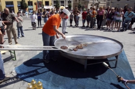 Na nesmyslný dovoz potravin upozorňovali ekologové v Brně.