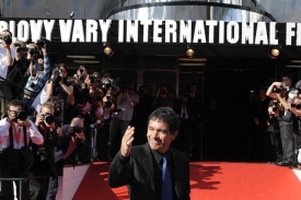 Antonio Banderas loni ve Varech.