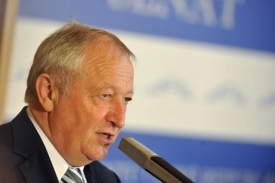 Eduard Janota, dosluhující ministr financí.