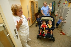Legální cesta pro adopci ze zahraničí za asistence státu v ČR není.