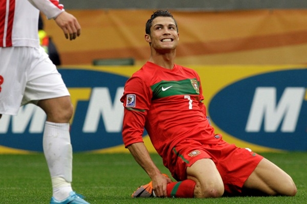 Cristiano Ronaldo bude největší hvězda pyrenejského derby.