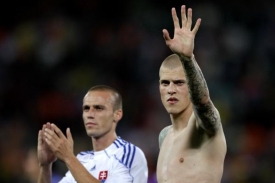 Slováci se loučí se šampionátem. Vpravo Martin Škrtel.