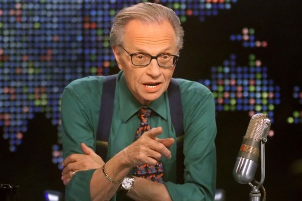 Televizní moderátor Larry King.