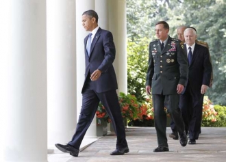 Obama s náhradníkem pro Afghánistán - generálem Petraeusem.