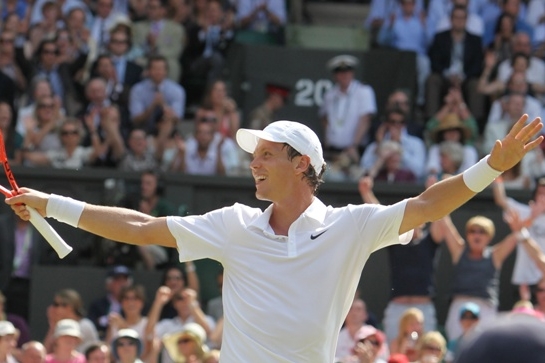 Tomáš Berdych se probojoval do semifinále Wimbledonu.