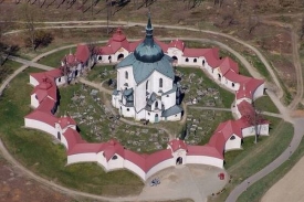 Kostel svatého Jana Nepomuckého.