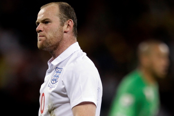 Wayne Rooney zklamal Anglii. Nedovedl ji dál než do osmifinále. Wayne Rooney zklamal Anglii. Nedovedl ji dál než do osmifinále.