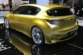 Mezi podezřelými je i Lexus (ilustrační foto).