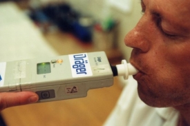 Mladí lidé většinou alkohol bezmyšlenkovitě mixují.