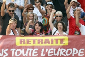 Protesty proti chystaným škrtům v Marseille.