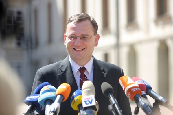 Petr Nečas bude s rodinou, ale bude také pracovat.