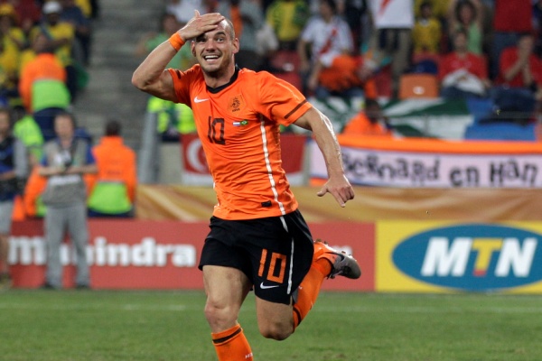 Wesley Sneijder poslal Nizozemsko do semifinále.