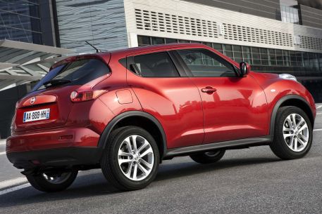 Spodní část připomíná SUV, horní zase sportovní vůz.