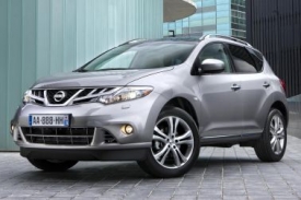 Exteriér Nissanu Murano prošel jen lehkým faceliftem.