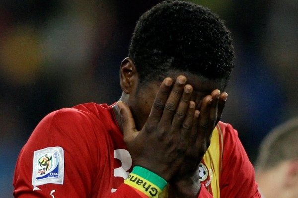 Smutný hrdina Ghany Asamoah Gyan.