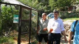 Ministr spravedlnosti a jeho zdravá výživa. Mrkve jsou pro zvěř.
