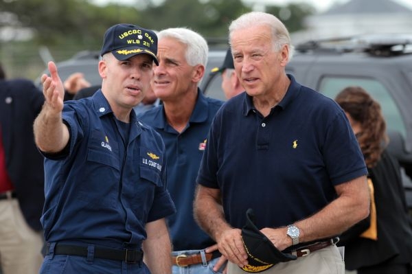 Biden chce řešit i vládu, která po volbách v Iráku stále nevznikla.