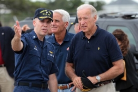 Biden chce řešit i vládu, která po volbách v Iráku stále nevznikla.