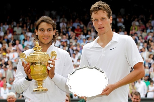 Tomáš Berdych a Rafael Nadal po wimbledonském finále.