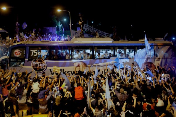 V Argentině vítali fotbalisty, jakoby vyhráli mistrovství světa.