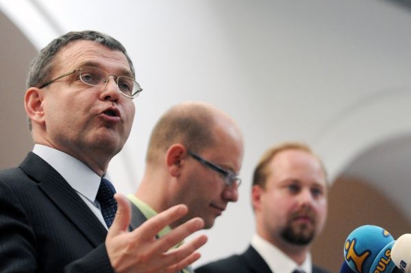Sociální demokraté chtějí vést ve sněmovně více výborů. Sociální demokraté chtějí vést ve sněmovně více výborů.