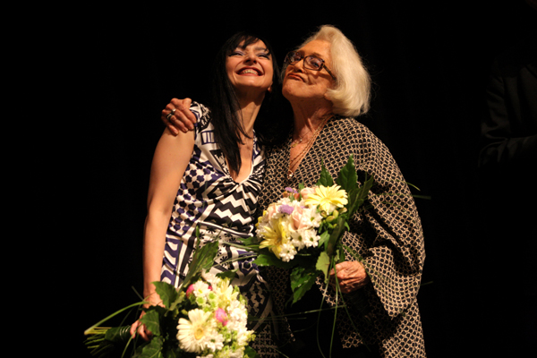Maria de Medeiros (vlevo) a Micheline Presleová.