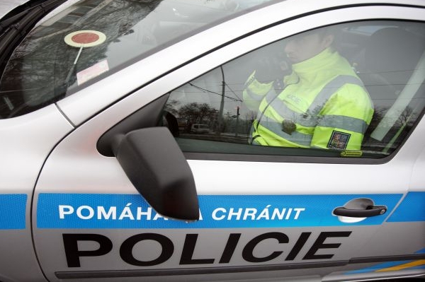 Policisté narazili při silniční kontrole na nevšedního řidiče.