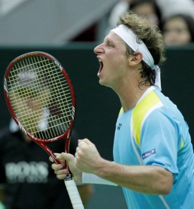 Argentinský tenista David Nalbandian porazil Rusa Davyděnka.