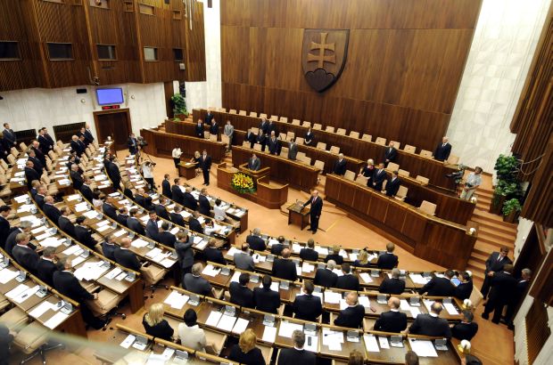 Útoky na slovenské politiky se poslední dobou množí.