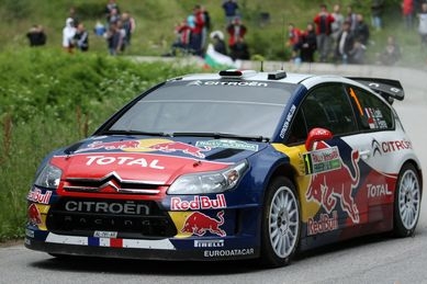 Sébastian Loeb si po druhé etapě upevnil svůj náskok.