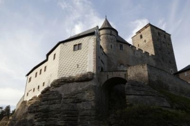 Hrad Kost ožije předpovídači i zaříkávači.