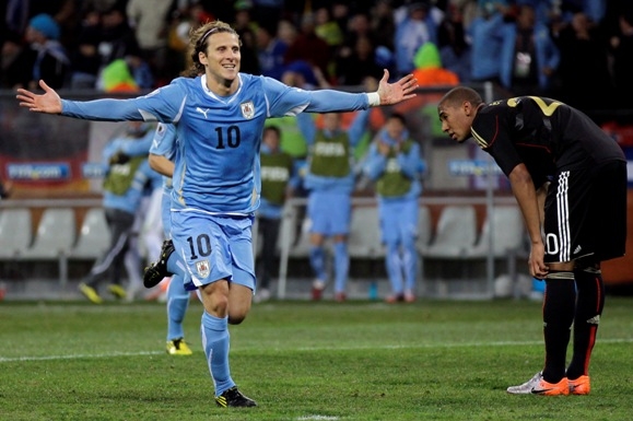 Diego Forlán byl zvolen nejlepším hráčem turnaje.