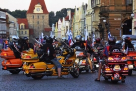Na programu srazu je vždycky spanilá jízda.