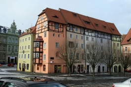 Mezi největší archietkonické atrakce města patří tzv. Špalíček.