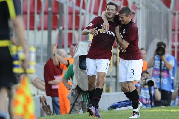 Libor Sionko se raduje z gólu v Superpoháru. Zopakuje to v Lotyšsku?