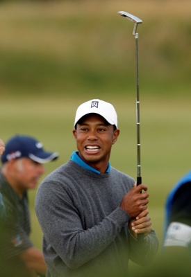 Tiger Woods při tréninku v St. Andrews.
