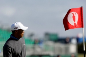 Tiger Woods v St. Andrews.