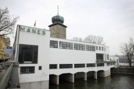 Dočasným velvyslanectvím Ostravy v Praze je Mánes.