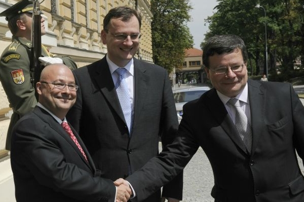 Martin Barták (vlevo), Petr Nečas a Alexandr Vondra. 