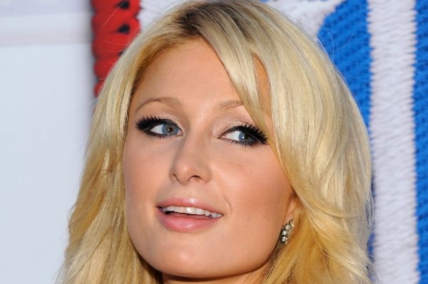 Paris Hilton zkrátka kouří ráda.