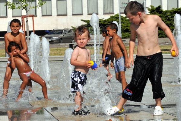 Teplota překonala dosavadní maximum o 6,7 stupně.