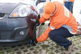 Podhuštěné pneumatiky má osm z deseti automobilů.