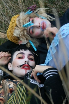 Ve společném projektu vystupují CocoRosie už přes sedm let.