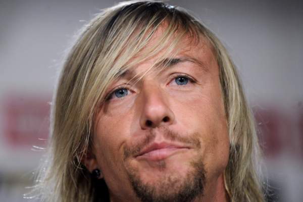 Smutný Španěl Guti opouští Real Madrid po čtvrt století.