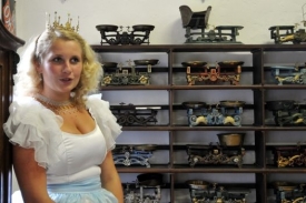 Malé i starší návštěvníky vítá na zámku princezna. Malé i starší návštěvníky vítá na zámku princezna.